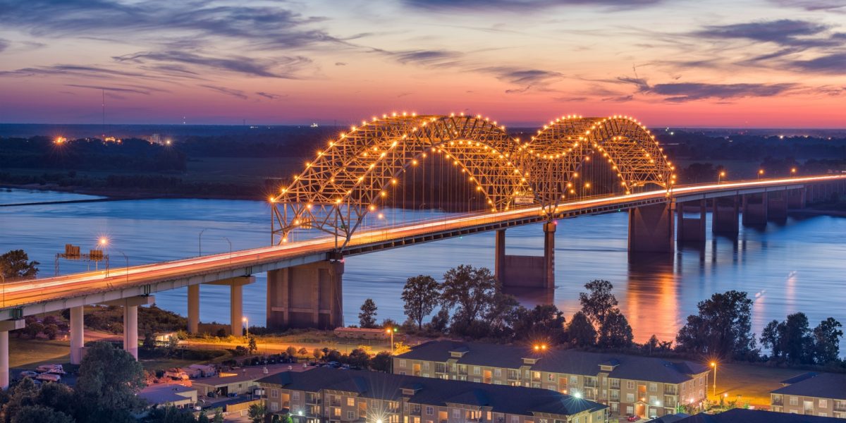 Memphis, Tennessee, USA at Hernando de Soto Bridge at dusk